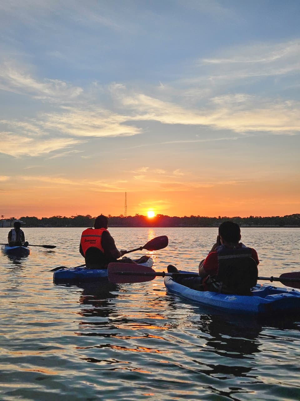 Kayak al amanecer en Pantanos de Centla